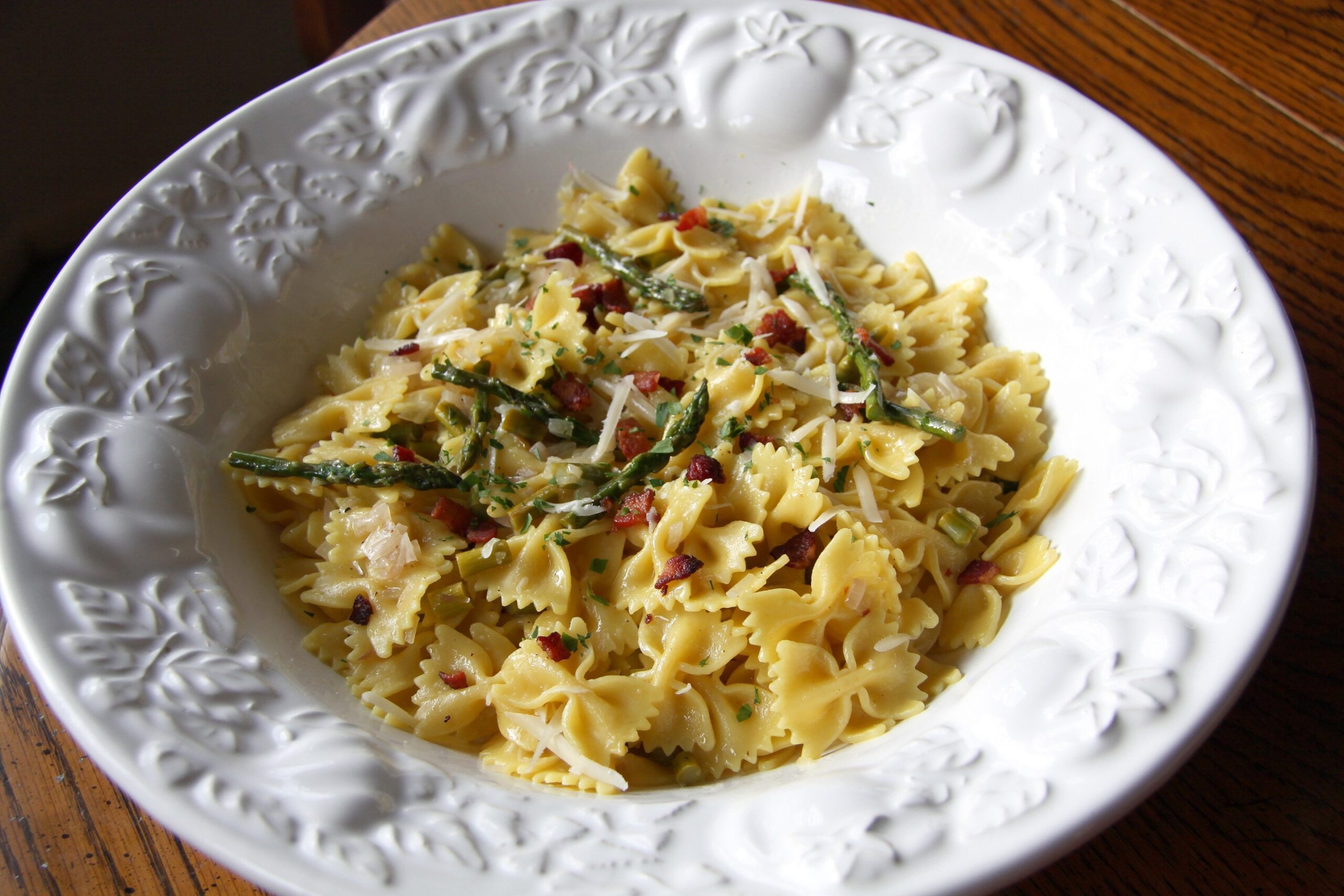 Asparagus and Saffron Farfalle Pasta