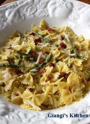 Asparagus and saffron farfalle