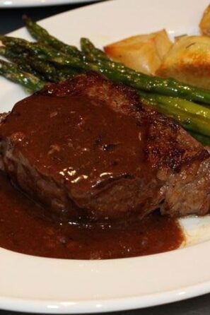 new York steaks wine sauce