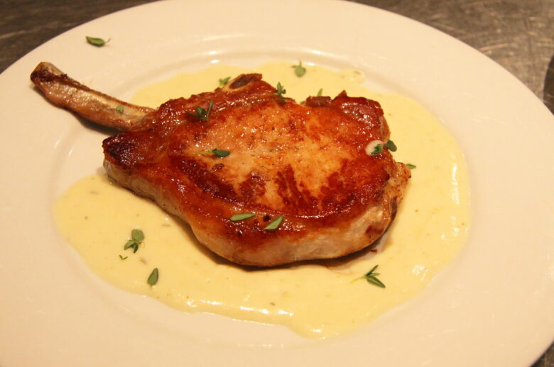 pork chops with garlic cream