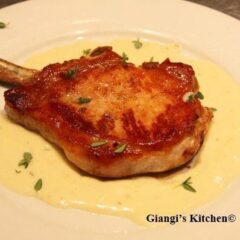 Pork chops with garlic cream