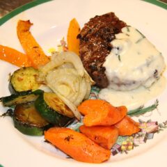 fillets mignons with roquefort chives sauce