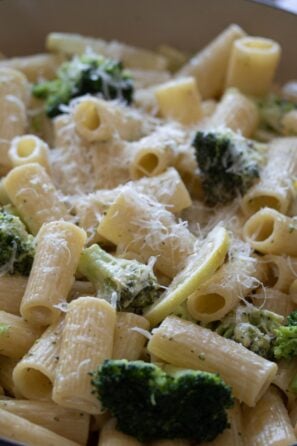 broccoli with lemon rigatoni