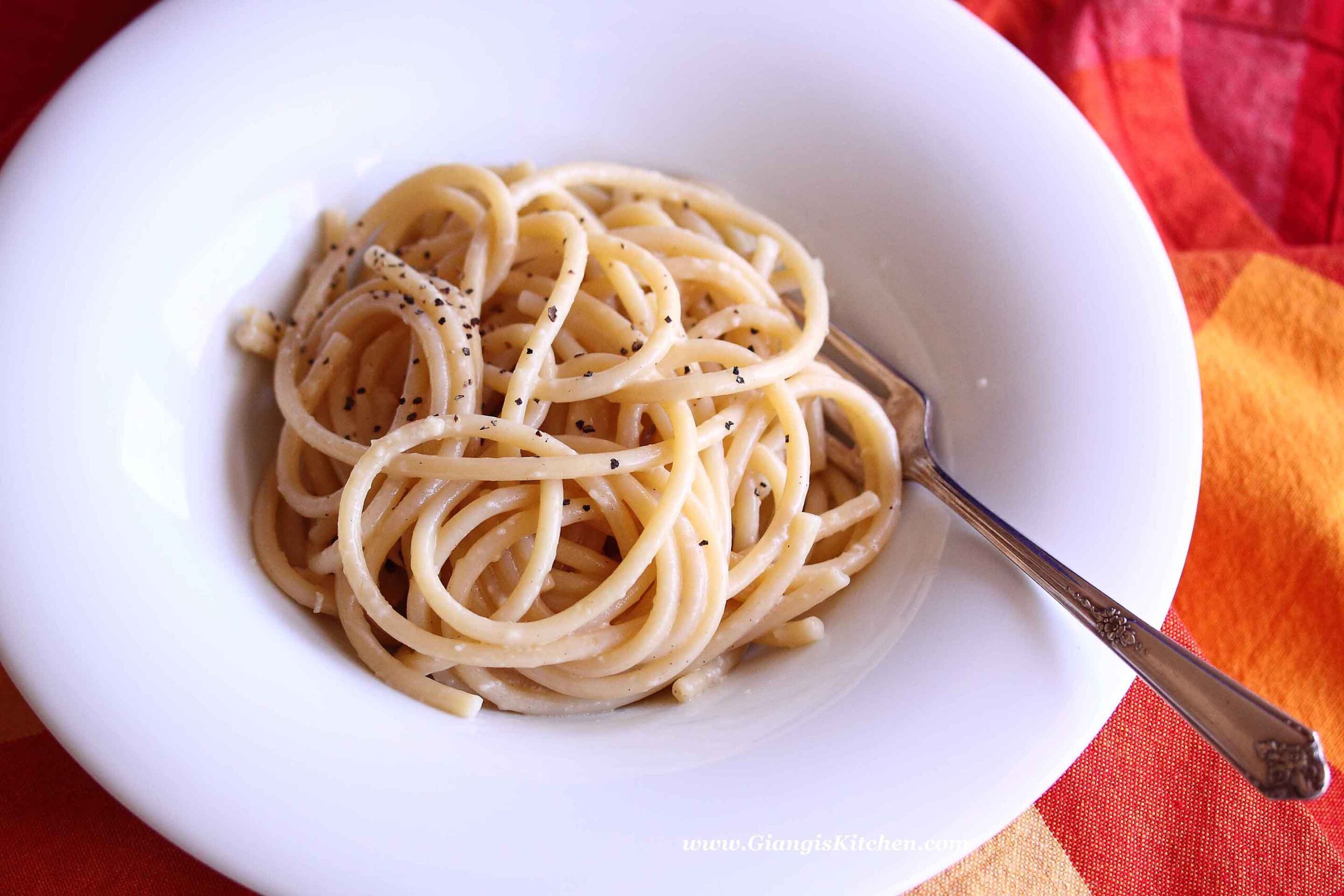 bucatini cacio e pepe