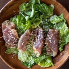 caesar's salad with shrimps saltimbocca