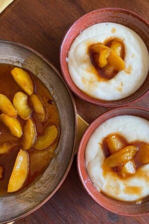 caramel apples with semolina pudding