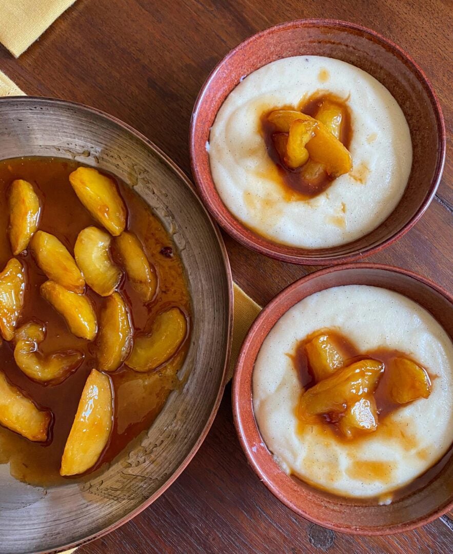 caramel apples with semolina pudding