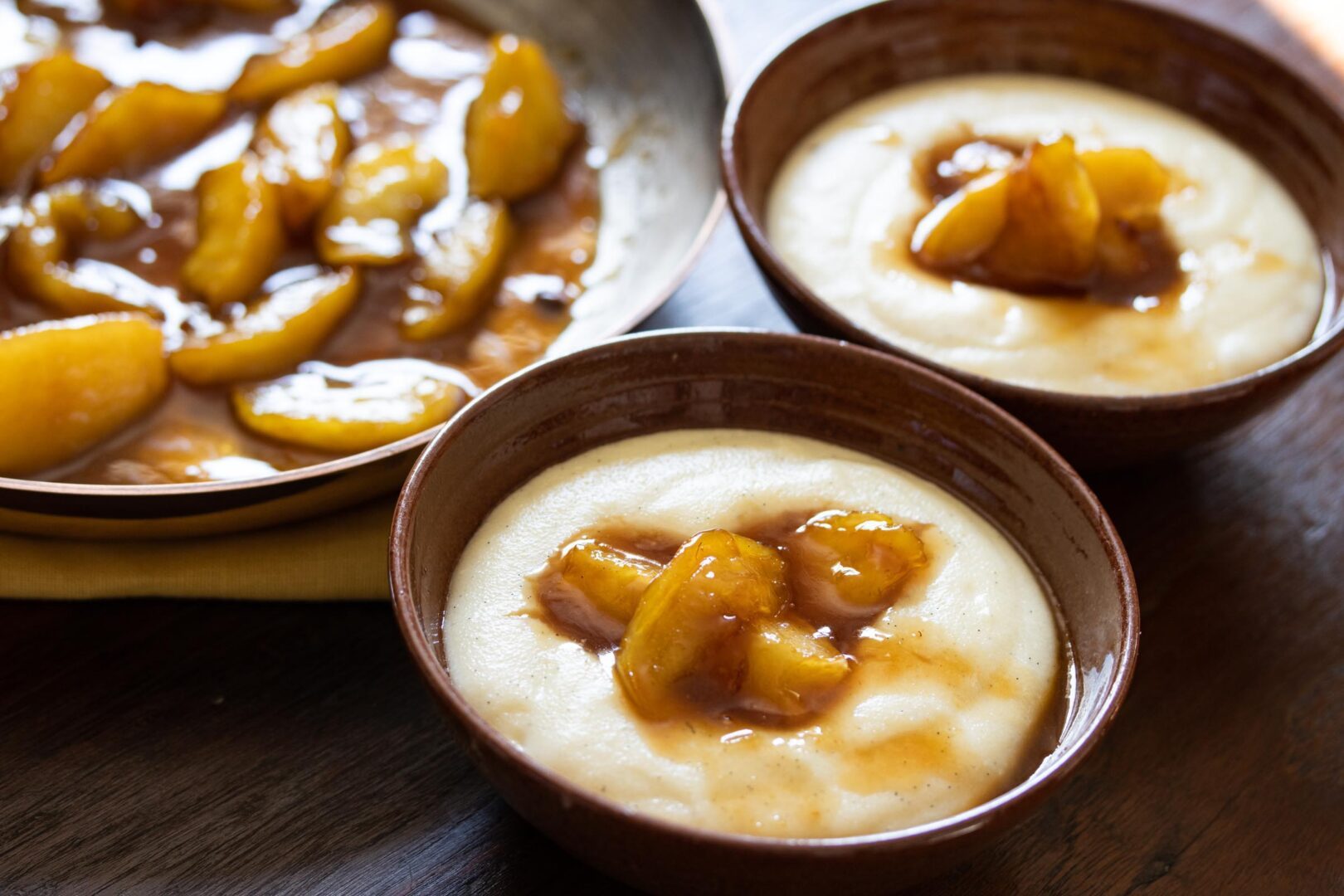 caramel apples with semolina pudding