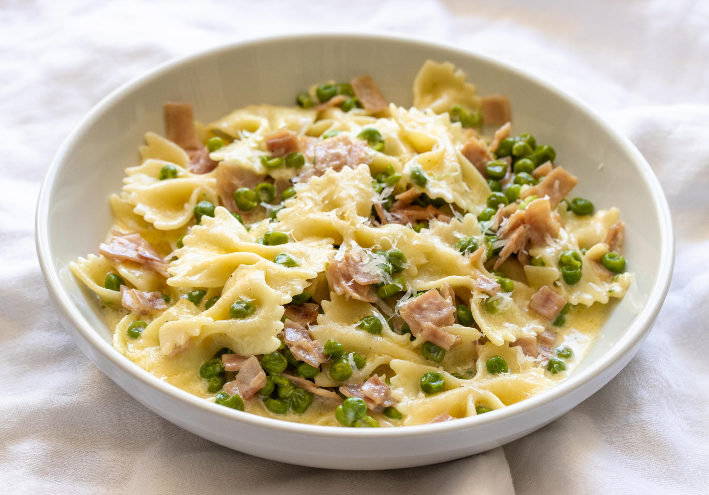 Farfalle with Peas, Ham and Cream