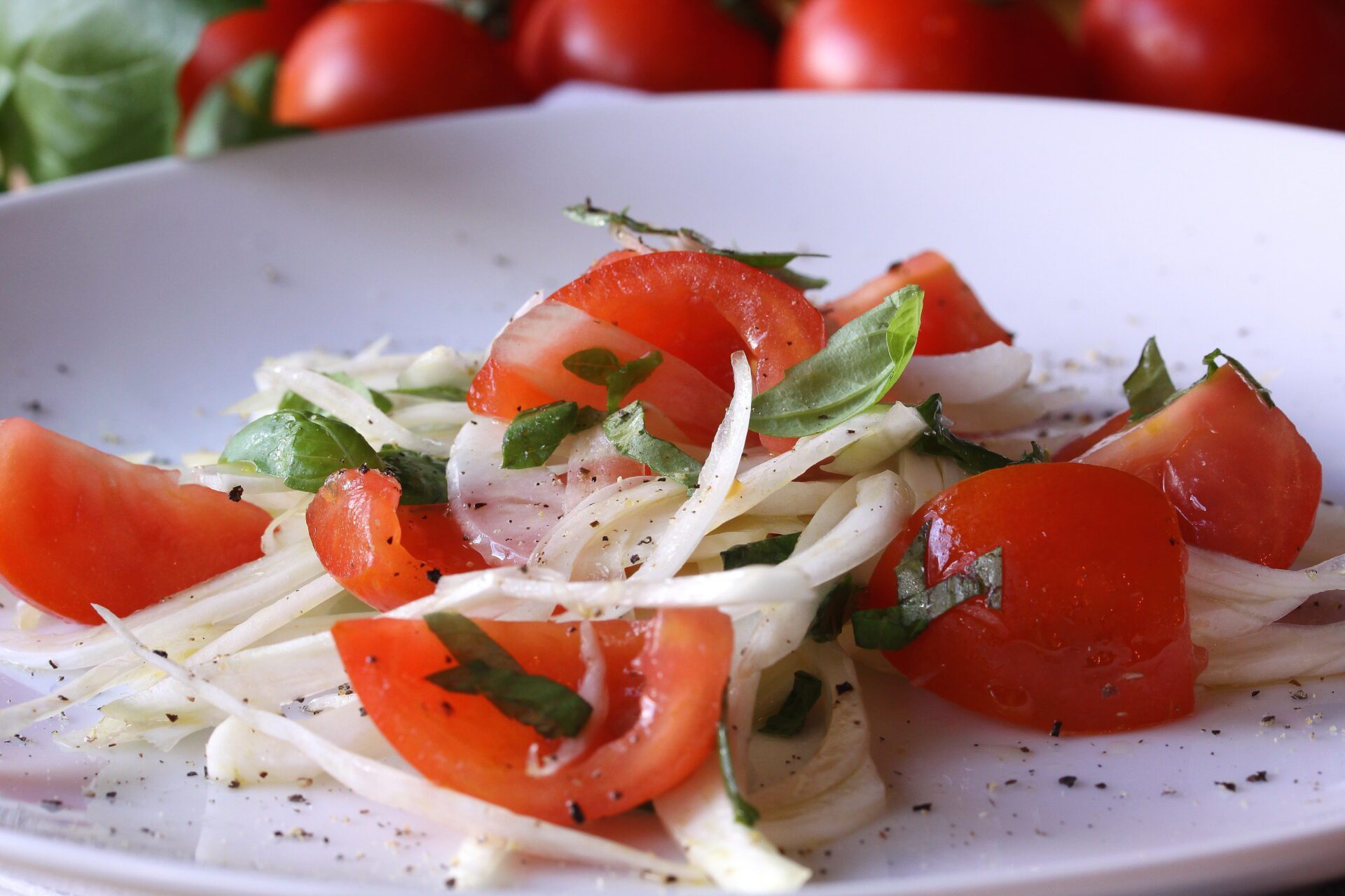 Fennel, Tomatoes and Basil Salad with Lemon Vinaigrette