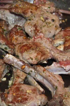 lamb chops with parsley, rosemary and garlic