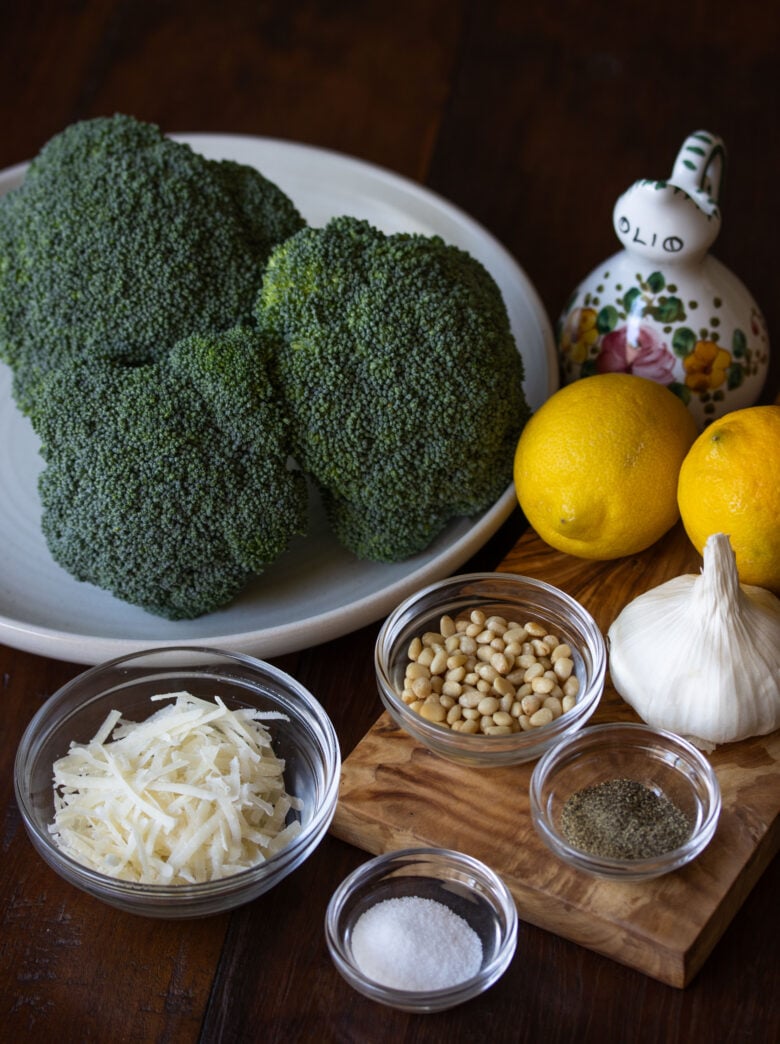 oven roasted broccoli with lemon and garlic ingredients