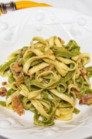 Fettuccine Paglia e Fieno Alla Carbonara