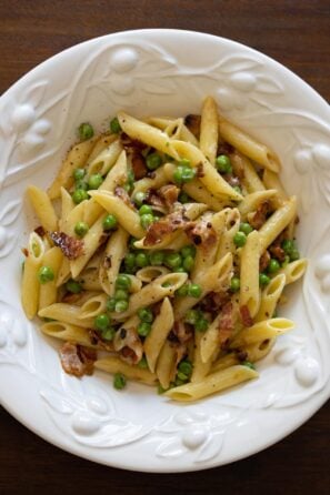 penne pasta, peas and bacon