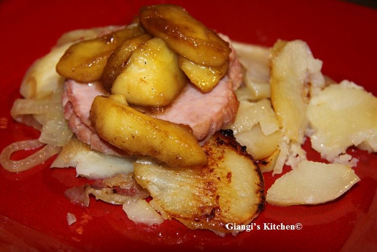 smoked pork chops with potatoes and apples