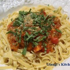 linguine with spring tomaotes sauce