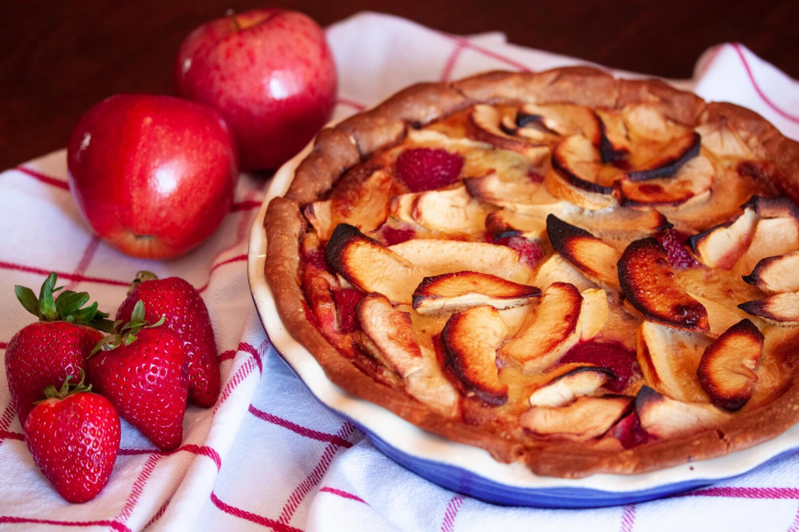 strawberry apple pie